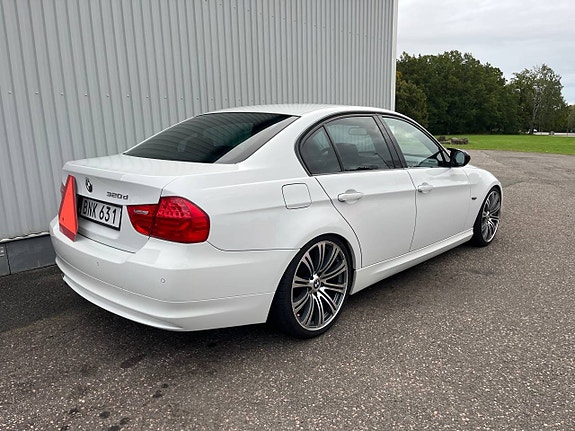 BMW 320d 5 of 11