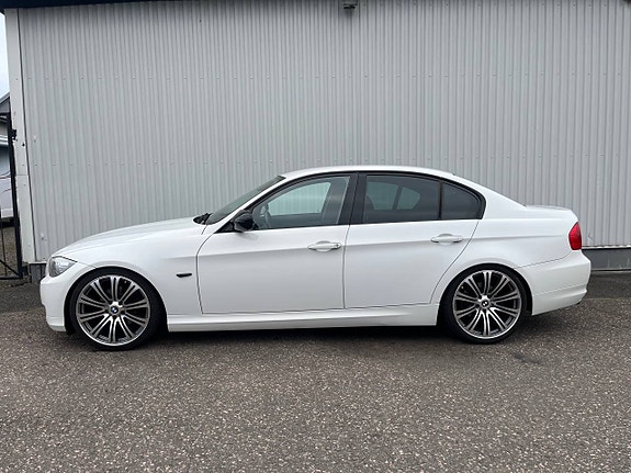 BMW 320d 8 of 11