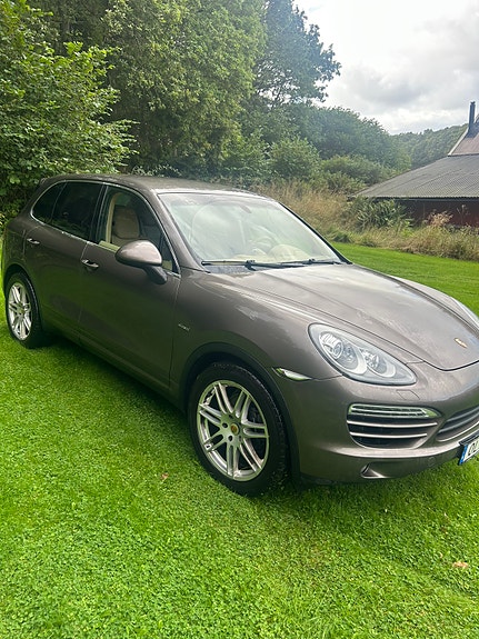 Porsche Cayenne 4 of 19