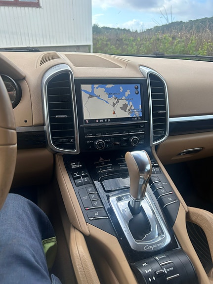 Porsche Cayenne 7 of 19