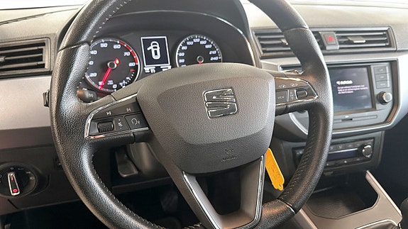 Seat Arona 12 of 19