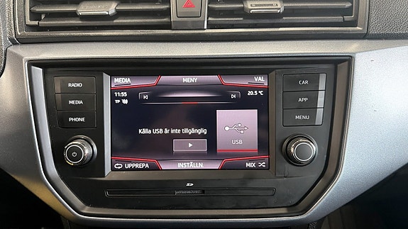 Seat Arona 17 of 19