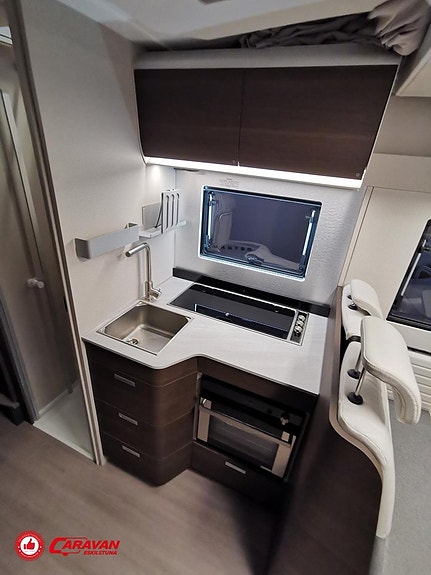 Adria MATRIX SUPREME 670 SL 8 of 26
