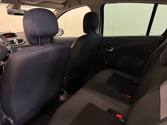 Renault Clio 10 of 11