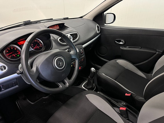 Renault Clio 7 of 11