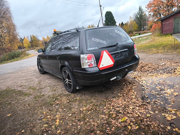 Volkswagen Passat 4 of 9