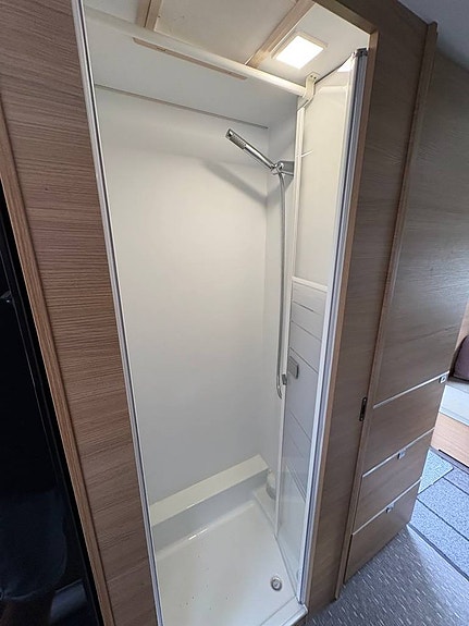 ADRIA ADORA 673 PK . Eget barnrum/Vån-säng/Tält/Markis. 2019 12 of 12