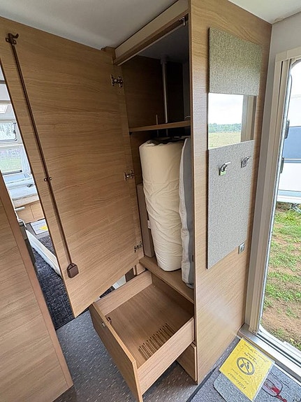 ADRIA ADORA 673 PK . Eget barnrum/Vån-säng/Tält/Markis. 2019 8 of 12