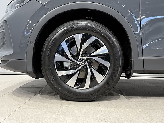 Volkswagen Tiguan 2 of 22