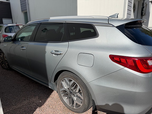 Kia Optima 2 of 8