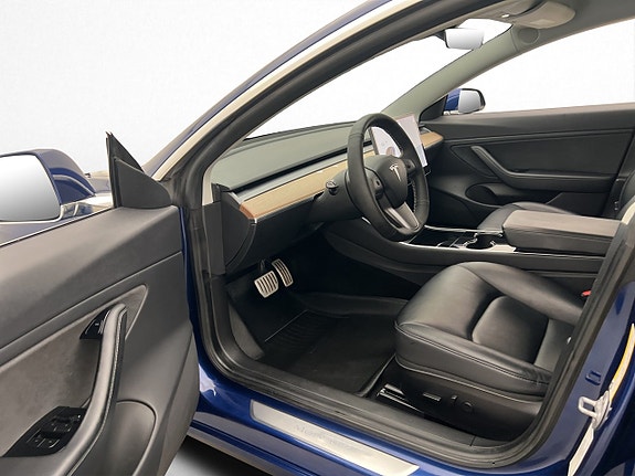 Tesla Model 3 10 of 30