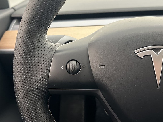 Tesla Model 3 13 of 30