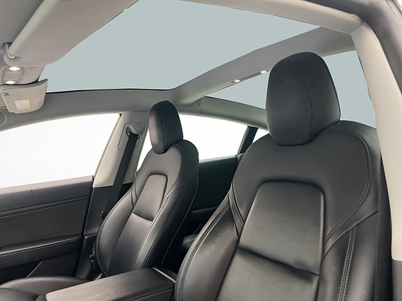 Tesla Model 3 11 of 30