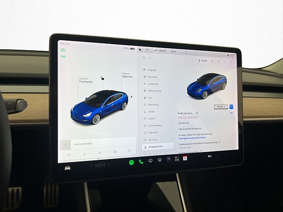 Tesla Model 3 24 of 30