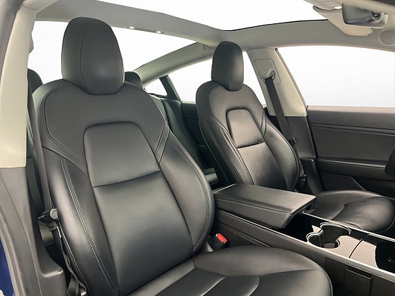 Tesla Model 3 26 of 30