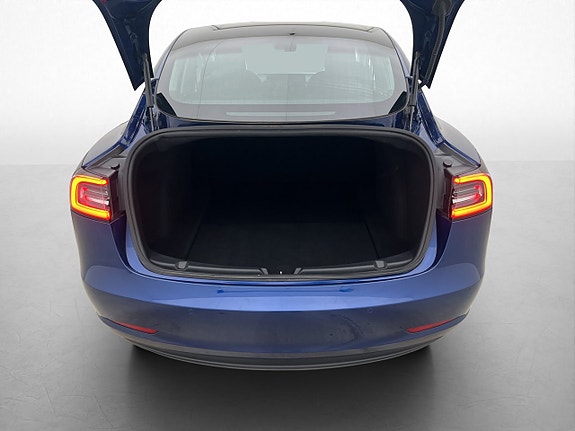 Tesla Model 3 29 of 30