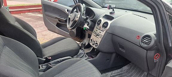 Opel Corsa 12 of 14