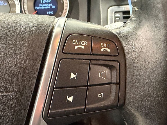Volvo XC70 9 of 18