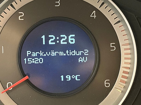Volvo XC70 11 of 18