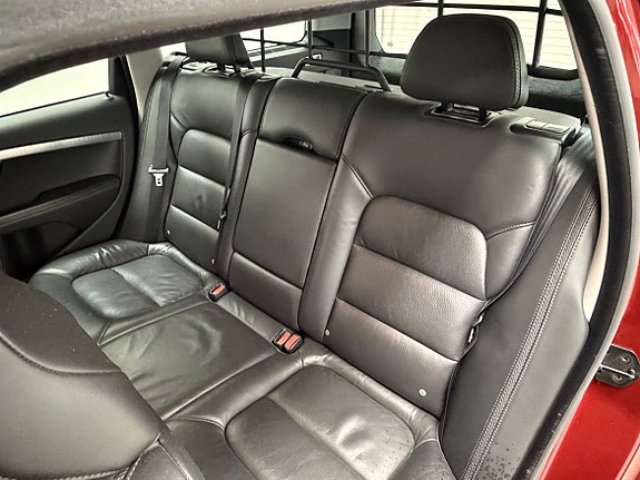 Volvo XC70 16 of 18