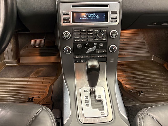 Volvo XC70 13 of 18