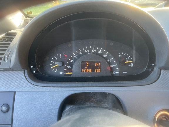 Mercedes-Benz Vito 111 6 of 7