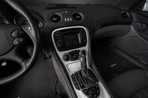 Mercedes-Benz SL55 16 of 25