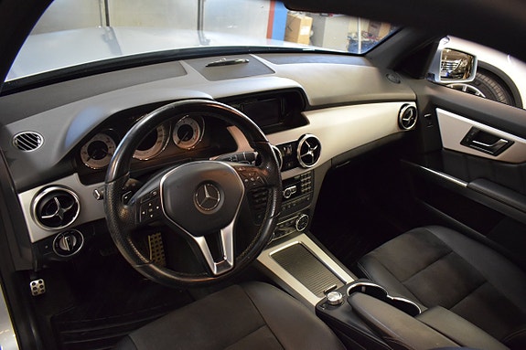Mercedes-Benz GLK220 7 of 15
