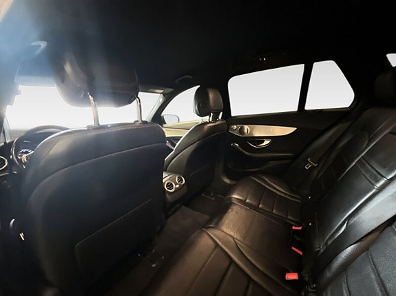Mercedes-Benz C220 12 of 20