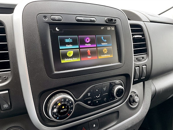 Nissan NV300 14 of 21