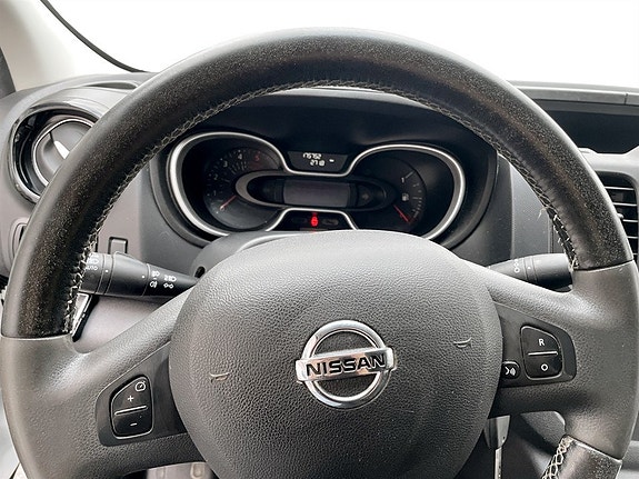 Nissan NV300 11 of 21