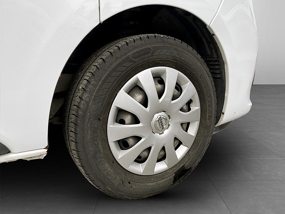 Nissan NV300 7 of 21