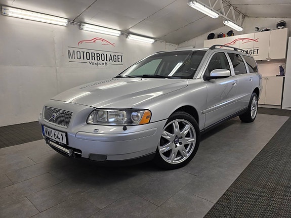 VolvoV70 2.5T AWD Man *Takvinge* Atraktor