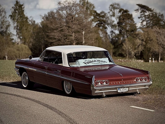 Pontiac Bonneville 3 of 6