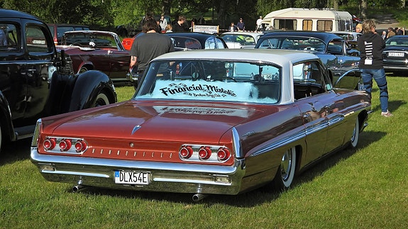 Pontiac Bonneville 4 of 6