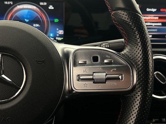 Mercedes-Benz A 250 e 24 of 30