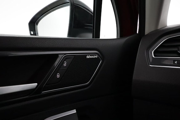 Volkswagen Tiguan 9 of 16