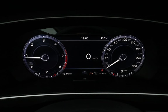 Volkswagen Tiguan 12 of 16