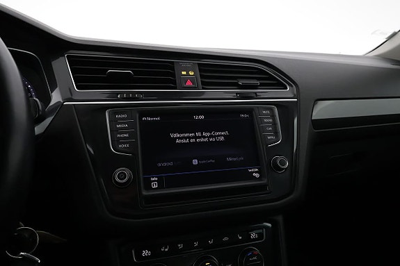 Volkswagen Tiguan 13 of 16