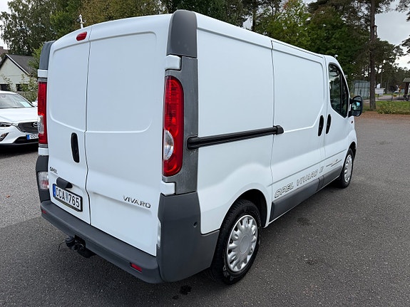 Opel Vivaro 4 of 12