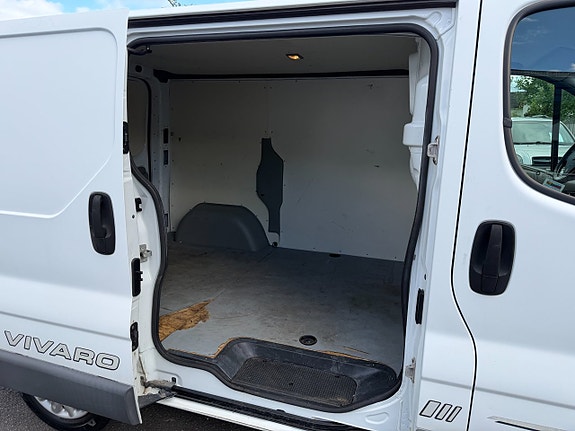 Opel Vivaro 9 of 12