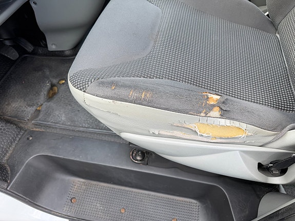 Opel Vivaro 12 of 12