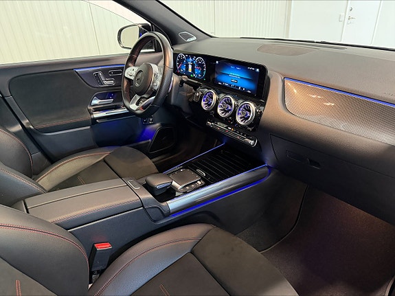 Mercedes-Benz GLA250 e 15 of 24