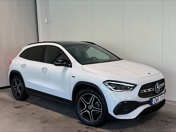 Mercedes-Benz GLA250 e 3 of 24