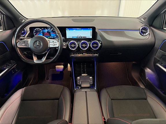 Mercedes-Benz GLA250 e 14 of 24