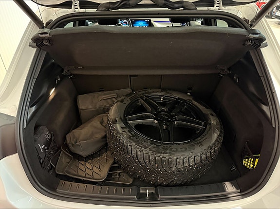Mercedes-Benz GLA250 e 24 of 24