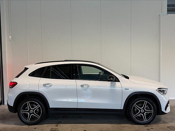 Mercedes-Benz GLA250 e 6 of 24