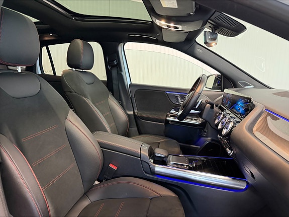 Mercedes-Benz GLA250 e 16 of 24