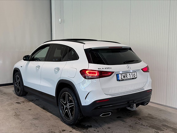 Mercedes-Benz GLA250 e 10 of 24