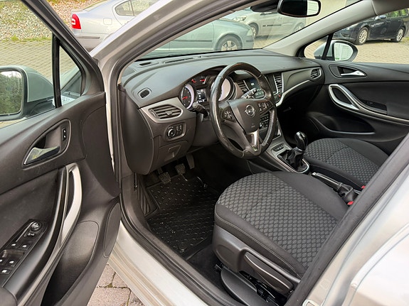 Opel Astra 19 of 30
